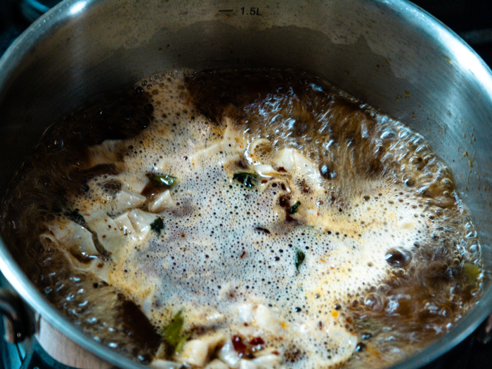 Котелок варится.