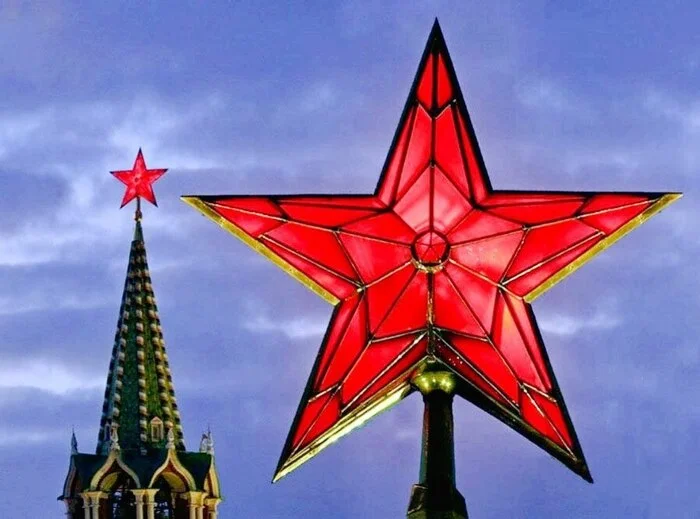 87 years ago, on November 2, 1937, ruby ??stars lit up on the towers of the Moscow Kremlin - Kremlin, Moscow, Made in USSR, Stars, Video, Vertical video, Telegram (link), Longpost