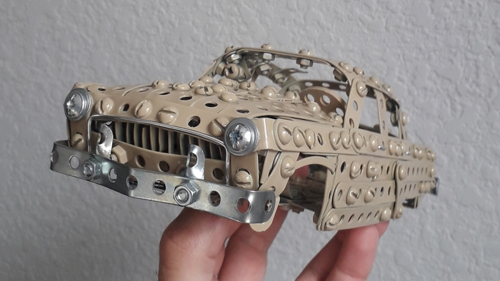 ГАЗ-21 из металлического конструктора в процессе