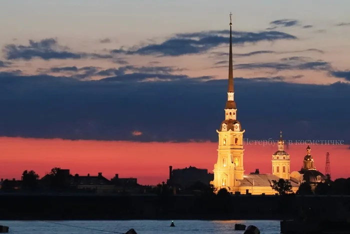 Dawn in St. Petersburg - My, dawn, Saint Petersburg, The photo, Flag