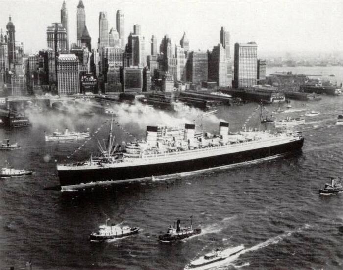 Длина судна 300 метров