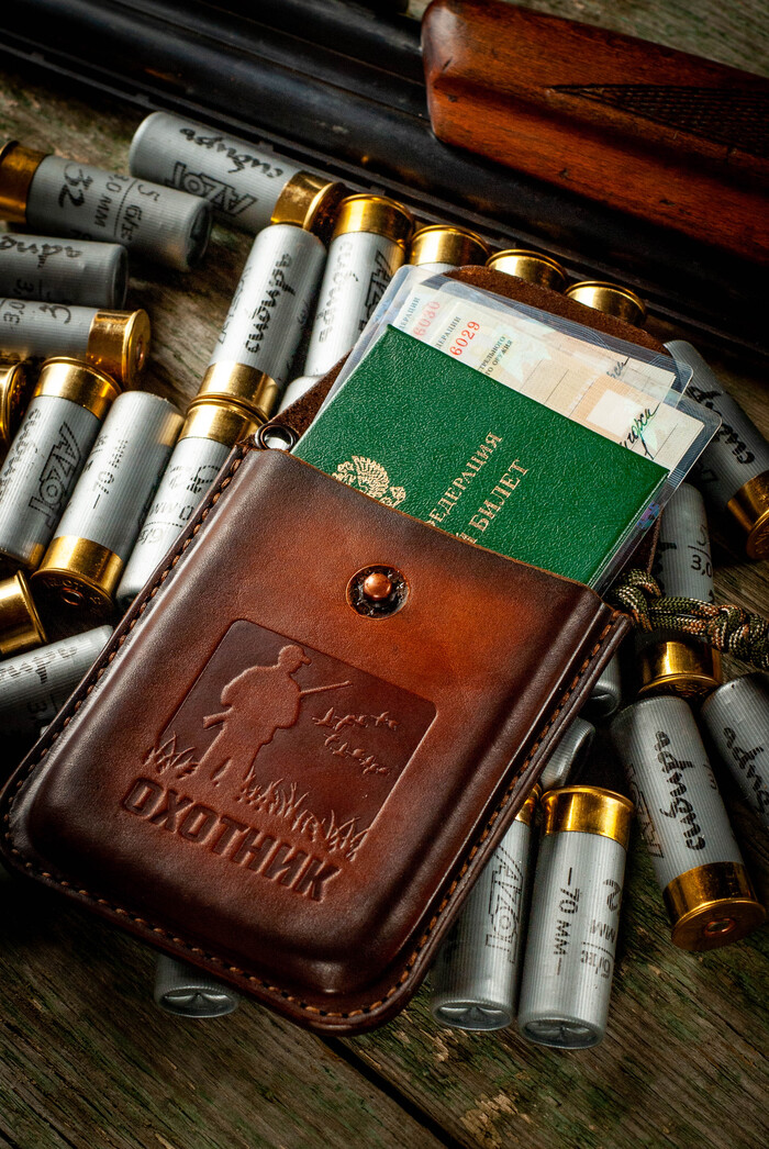 Были разные варианты тиснения