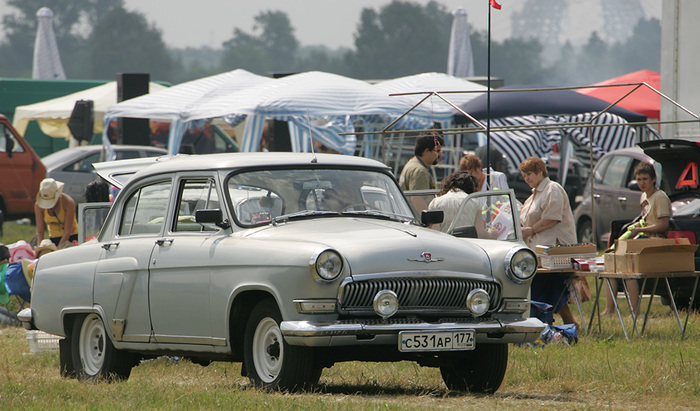 Новые зеркала и дополнительные фары — самые популярные внешние опции старых автомобилей