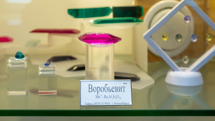 Фотография - <!--noindex--><a href="https://pikabu.ru/story/geologicheskiy_muzey_seriya_muzei_krasnogo_prospekta_novosibirsk_11989129?u=http%3A%2F%2Fwww.openmainphoto.ru&t=www.openmainphoto.ru&h=267babbd610108e788db871f33e028ac21fb4c58" title="http://www.openmainphoto.ru" target="_blank" rel="nofollow noopener">www.openmainphoto.ru</a><!--/noindex-->