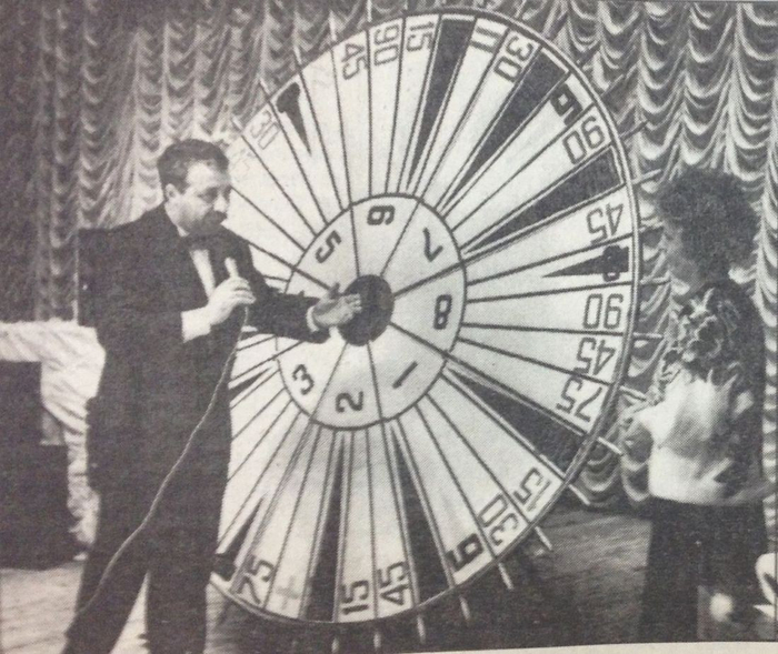 <!--noindex--><a href="https://pikabu.ru/story/devyanostyie_den_za_dnyom_7_noyabrya_1994_goda_11995514?u=https%3A%2F%2Fvyatkawalks.ru%2Farticles%2Fkak-yakubovich-privozil-pole-chudes-v-kirov%2F&t=https%3A%2F%2Fvyatkawalks.ru%2Farticles%2Fkak-yakubovich-privozil-pole...&h=b0688d30e52b16396620a0b66b723009a5430be4" title="https://vyatkawalks.ru/articles/kak-yakubovich-privozil-pole-chudes-v-kirov/" target="_blank" rel="nofollow noopener">https://vyatkawalks.ru/articles/kak-yakubovich-privozil-pole...</a><!--/noindex-->