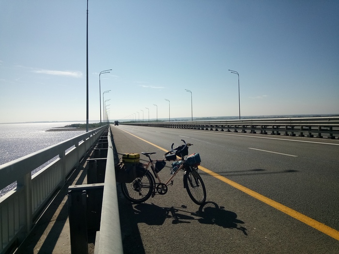 Тормознул на середине моста, пофоткаться.