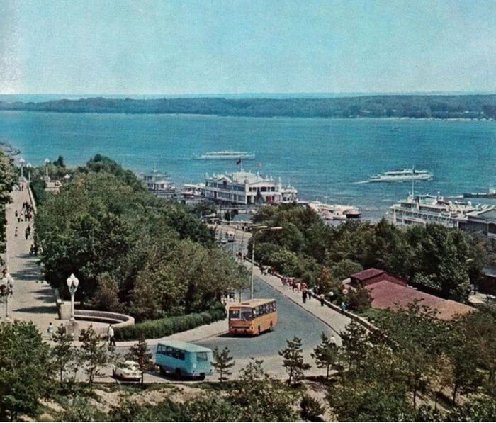 Волгоград, Краснопитерская улица, 1976 год - Волгоград, Сделано в СССР, СССР, Детство в СССР, Воспоминания из детства, Воспоминания, 70-е, Ретро, Telegram (ссылка)