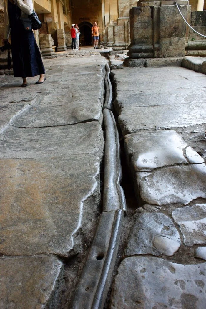 Aqueducts “built by the slaves of Rome” - The photo, Great Britain, Water pipes