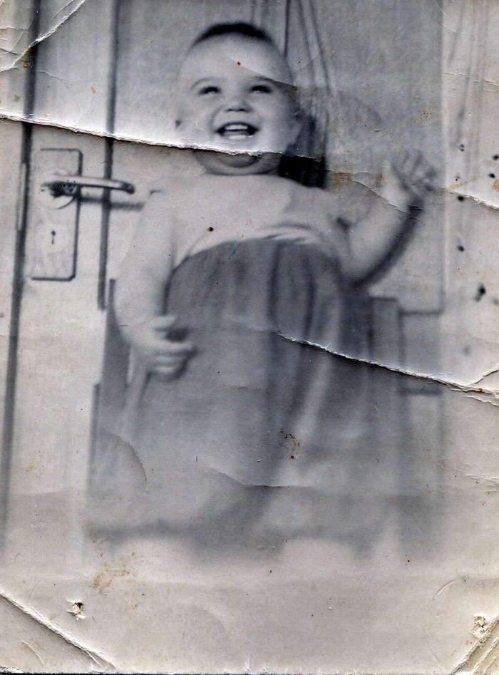 Папины трусы - вполне подходящие штаны для маленького человека.