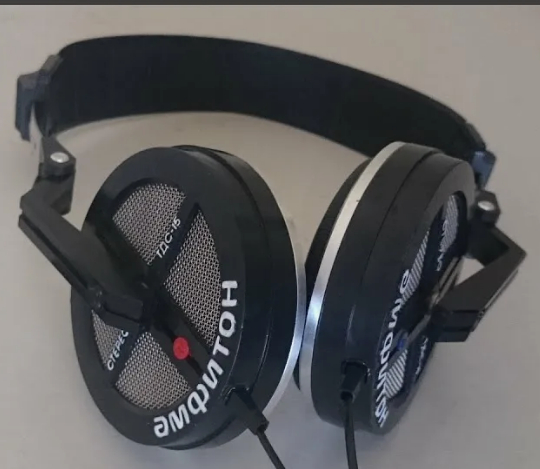 ТДС-15 из Интернета. Отслужили верой и правдой. Проводок только к концу эксплуатации перетерся у основания. Были разобраны, перепаяны. Потом захотелось посмотреть что там внутри. Разобрал, не собрал и выкинул.