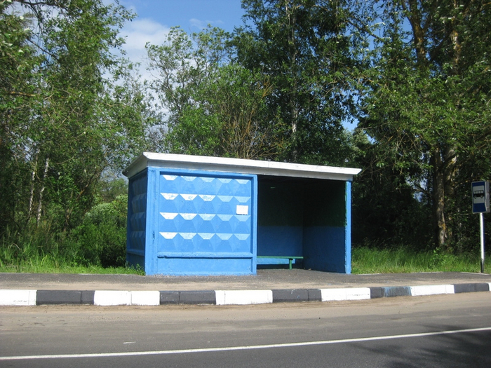 Фотография остановки уровня "эконом" буквально из типовых изделий прилагается.