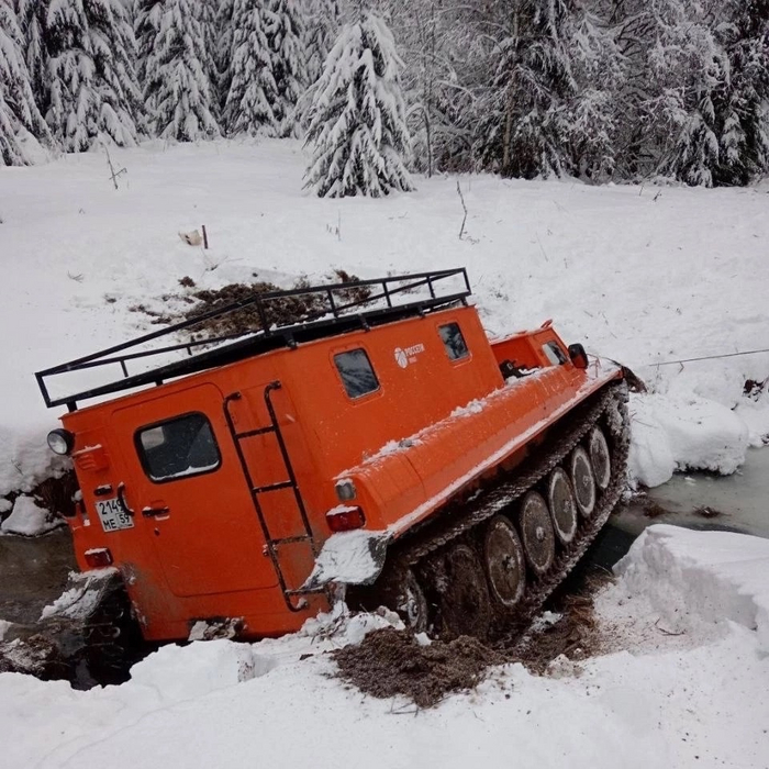 В Березниках застрял болотоход, направленный на ремонт порыва воды