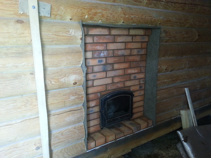 Для кладки использована глиняно-песчаная смесь с добавлением цемента марки 400.