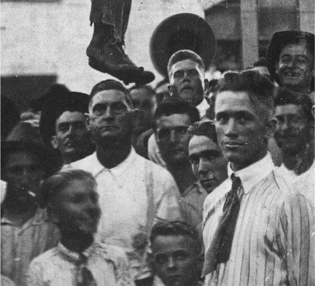 Слегка линчевали