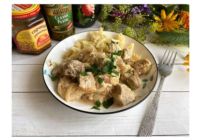 Stewed pork in sour cream and mustard sauce - Recipe, Cooking, Food