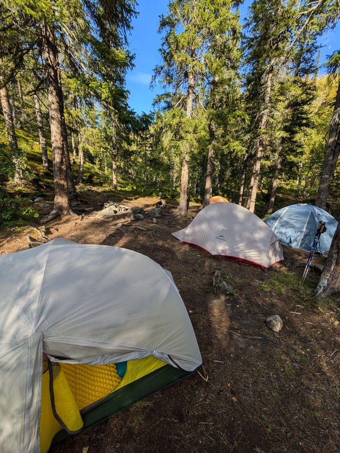 Наш лагерь на стоянке Звездочка