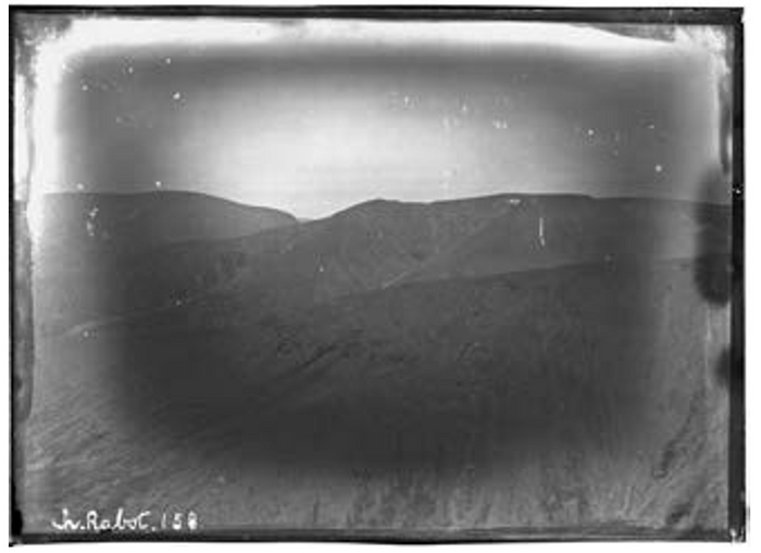 Первая фотография Хибинских гор. Шарль Рабо, 1885 г. Источник: <!--noindex--><a href="https://pikabu.ru/story/kak_myi_osenyu24_v_khibinyi_khodili_chast_25_12006574?u=https%3A%2F%2Fdigitaltmuseum.no%2F&t=https%3A%2F%2Fdigitaltmuseum.no%2F&h=a947a84bb75259a4512c97af8e81d22e602302f6" title="https://digitaltmuseum.no/" target="_blank" rel="nofollow noopener">https://digitaltmuseum.no/</a><!--/noindex-->