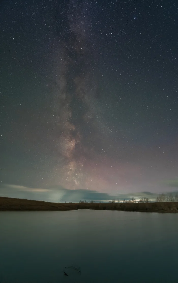 Landscape with a flying away comet near the Milky Way - My, Milky Way, Astrophoto, Comet, Starry sky, Lake, Chuvashia