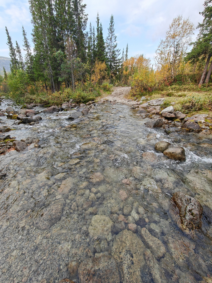 Брод через Ручей Ферсмана, старая геологическая дорога