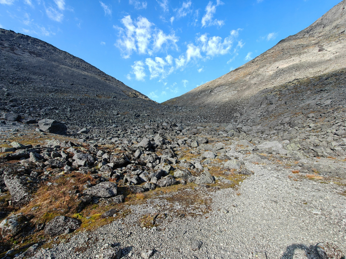 Начало подъема с площадки для лагеря