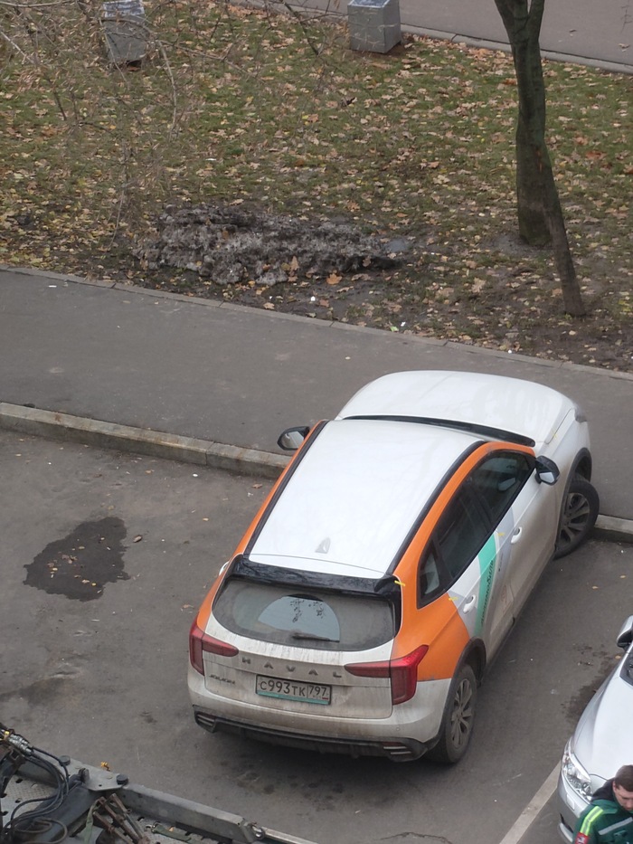 Если прохожу там и вижу человека, который паркуется, предупреждаю, что место намоленное. Но пока никто не поверил.