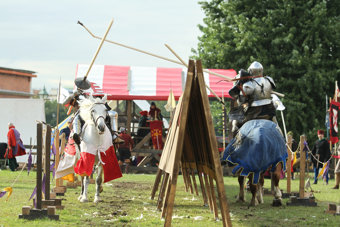 фото <a href="https://pikabu.ru/story/rekonstruktsii_srednevekovya_za_chto_ya_ikh_lyublyu_12005978?u=https%3A%2F%2Fvk.com%2Fphoto-73067060_457261597&t=%D0%BE%D1%82%D1%81%D1%8E%D0%B4%D0%B0&h=ddc6ddd0b5b82e899945e0e33897d1ad2da9905d" title="https://vk.com/photo-73067060_457261597" target="_blank" rel="nofollow noopener">отсюда</a>