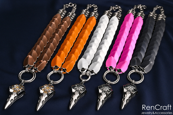 Длина чокера 38 см, толщина 18 мм, масса около 80 гр.