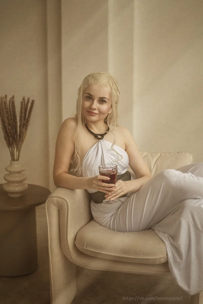 Cosplay Daenerys Daenerys Targaryen cosplay by Introspecta - My, Daenerys Targaryen, Game of Thrones, Cosplay, Cosplayers, The photo, Girls, PHOTOSESSION, Mother of dragons, House of the Dragon, Serials, Foreign serials, Targaryen, PLIO, Longpost