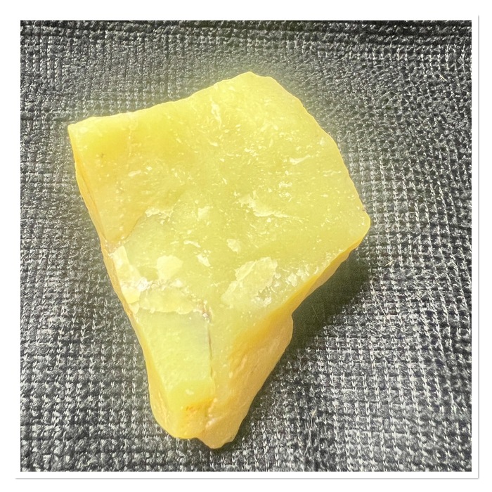 фото желтит, он чуть более зеленый в реальности