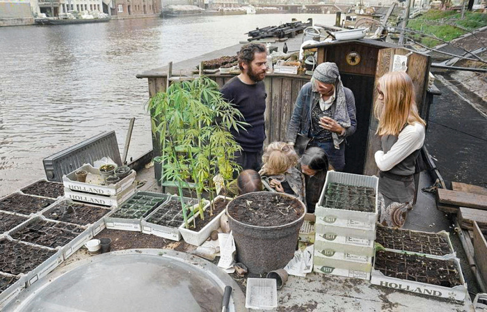 Осколки истории : Интересные и редкие ретро-фотографии Европы. 20 раскрашенных фотографий ХХ века. Часть XI Старое фото, Историческое фото, Фотография, Колоризация, Европа, 20 век, Исландия, Франция, Нидерланды (Голландия), Германия, Норвегия, Польша, Италия, Длиннопост