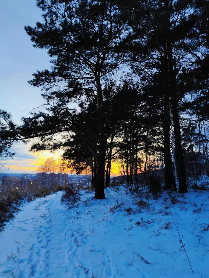 It's already a winter evening... - My, Winter, Snow, Siberia, Novosibirsk, Mobile photography, Longpost