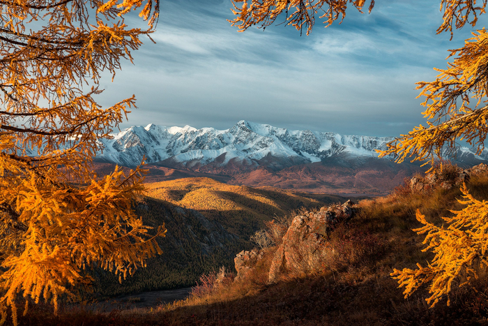 Фото: Сергей Андреев<a href="https://pikabu.ru/story/zoloto_oseni_12015825?u=https%3A%2F%2Frtraveler.ru%2Fphoto%2F1472133%2F%3Feditorial_photos%3D1&t=%D0%BE%D1%82%D1%81%D1%8E%D0%B4%D0%B0&h=fd558653c3e68c5665ca28d13d565a5cb92db4ff" title="https://rtraveler.ru/photo/1472133/?editorial_photos=1" target="_blank" rel="nofollow noopener"> отсюда</a>