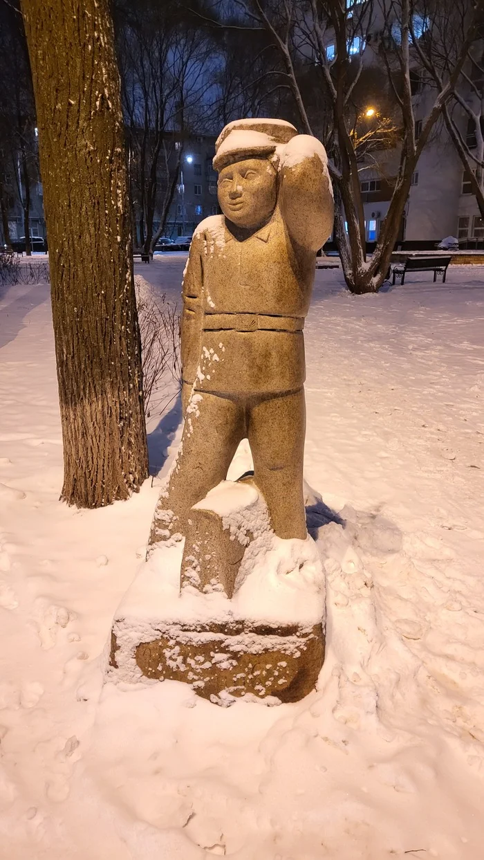 Snow-covered monument to Ivan Semenov. G. PERM - My, Mobile photography, Permian, Monument, Snow