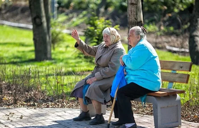 В 1951 году в СССР двух девочек перепутали в роддоме. Через 70 лет они познакомились и подали иск о взыскании 20 млн. р. морального ущерба - Моё, Суд, Политика, Закон, Право, Юристы, Лига юристов, Родственники, Семья, Сестры, Родители, Родители и дети, Подмена, Пенсионеры, СССР, Наследство