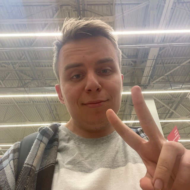 Sasha Rayser - Блогер, создатель команды блогеров "Мы ворвались Production!" Настоящее имя: Александр Ирхин