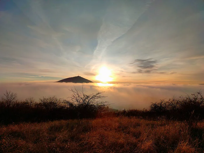 Above the fog - My, Nature, Landscape, Caucasian Mineral Waters, Mashuk, Fog, Mobile photography