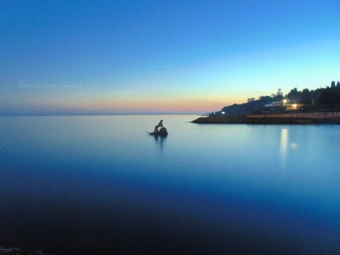 The Little Mermaid of Miskhor - My, Miskhor, the little Mermaid, Crimea, Black Sea, Mermaid, Night, Sea, The photo