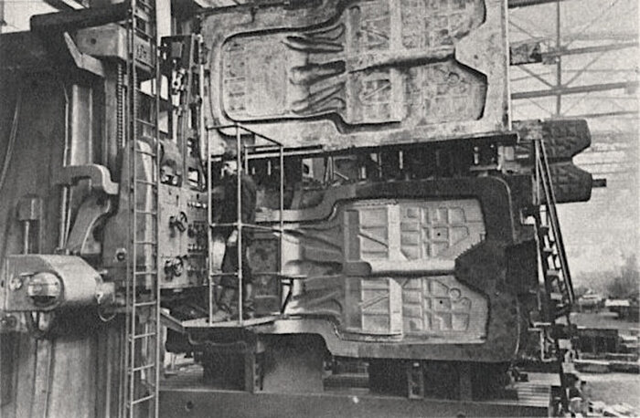 ИШО ГАЗ, 1946 год, подготовка к выпуску "Победы". До войны штампы поставляли американцы или немцы (тоже работавшие по лицензии американцев), но тогда пришлось работать над импортозамещением...