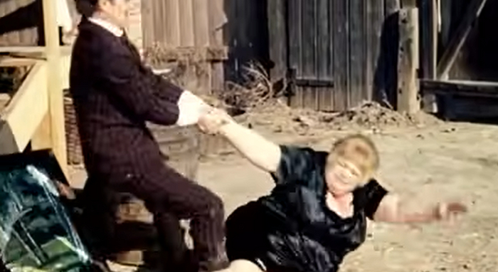 Как снимали фильм Не может быть! : кадры со съемок и несколько  интересных фактов о фильме Не может быть, Советское кино, Фото со съемок, Спойлер, Леонид Гайдай, Советские актеры, Яндекс Дзен, Яндекс Дзен (ссылка), Длиннопост