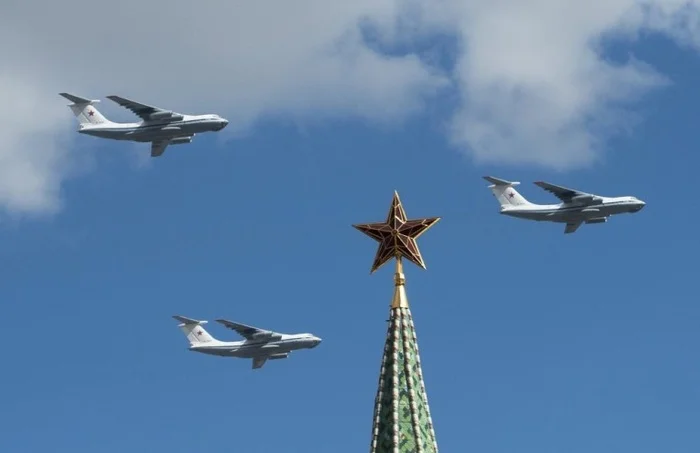 We won't overtake him? There he goes! Collision of two Il-76s in Crimea - My, Aviation, The airport, Flight, Airplane, Catastrophe, Plane crash, Pilot, Military aviation, Crimea, IL-76, the USSR, Collision, Longpost