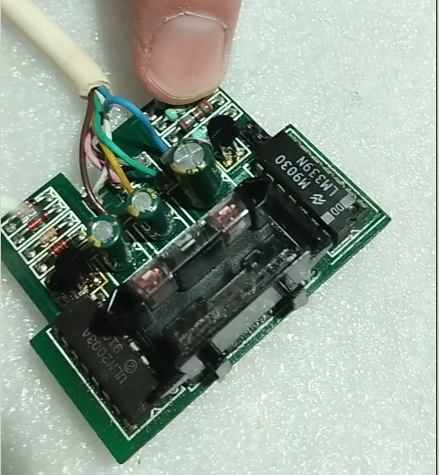 микросхема основной каретки с фотоэлементом.