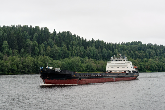 Сухогруз "Таймыр" (<a href="https://pikabu.ru/story/svir_12029206?u=https%3A%2F%2Fcommons.wikimedia.org%2Fwiki%2FFile%3ASvir_River._General_cargo_%2522TAYMIR%2522_P7210771_2200.jpg&t=%D0%BF%D0%BE%D0%BB%D0%BD%D0%BE%D1%80%D0%B0%D0%B7%D0%BC%D0%B5%D1%80&h=ba80ae9c884b7612e91dc03ccfd03b523b282adb" title="https://commons.wikimedia.org/wiki/File:Svir_River._General_cargo_%22TAYMIR%22_P7210771_2200.jpg" target="_blank" rel="nofollow noopener">полноразмер</a>)