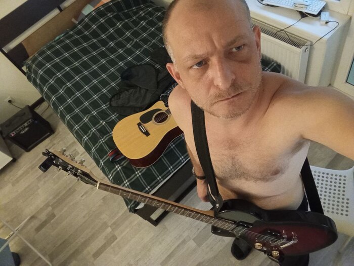 Простите, без футболки