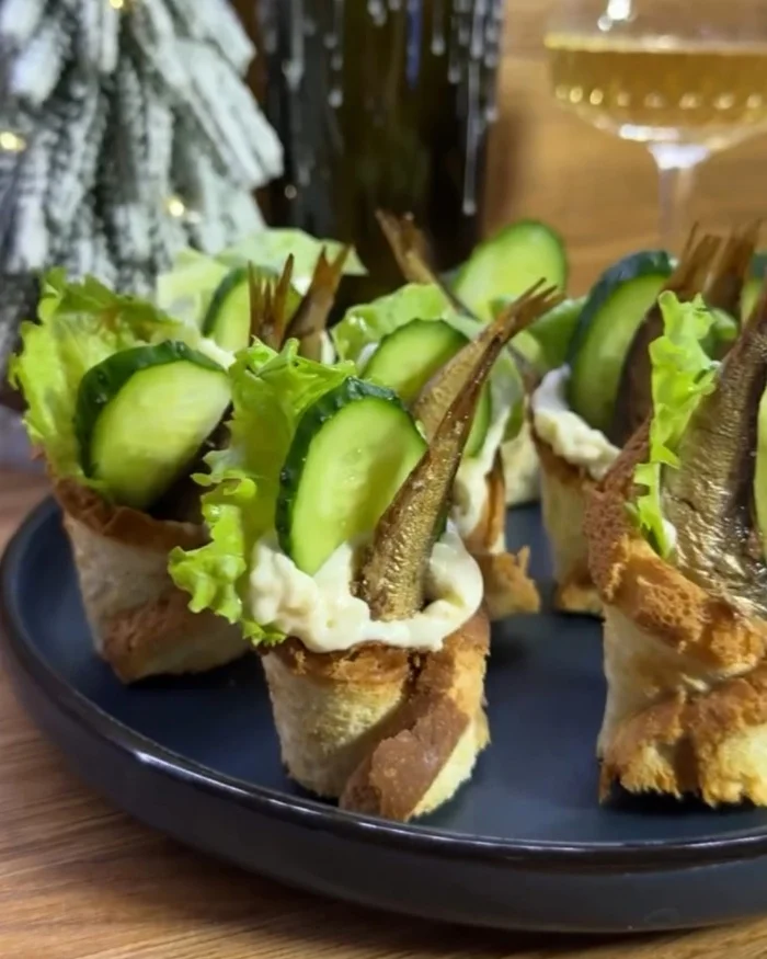 Sandwiches with sprats for the New Year's table - Cooking, Recipe, Ingredients, Serving dishes, A sandwich, Sprats, Longpost