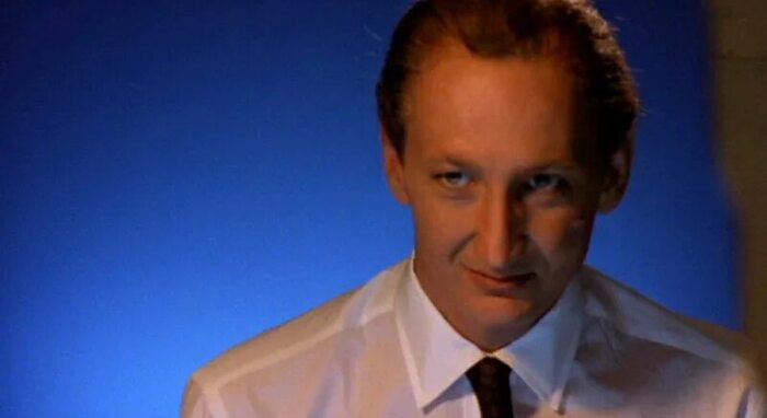 Какой опасный взгляд...