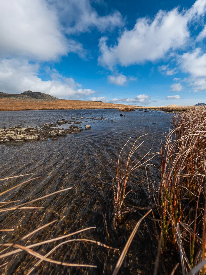 Lake Geologov at an altitude of 1200 meters. In the background is Mount Severny Iov, Northern Urals - My, Ural, Konjak, Sverdlovsk region