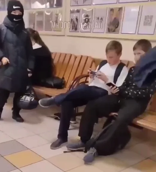 Migrant flash mob Beat up a Russian - My, Beating, Migrants, Fight, School, middle Asia, Negative, Video, Vertical video, Longpost