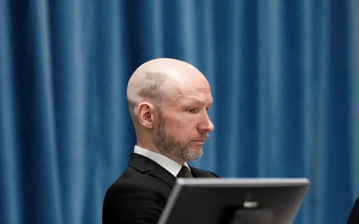 Breivik threw a Nazi salute in 2022 when he asked for parole. Today he decided to change tactics and drew a Z on his head - West, Anders Breivik, Nazism, Norway, Nationalism, North Korea, China