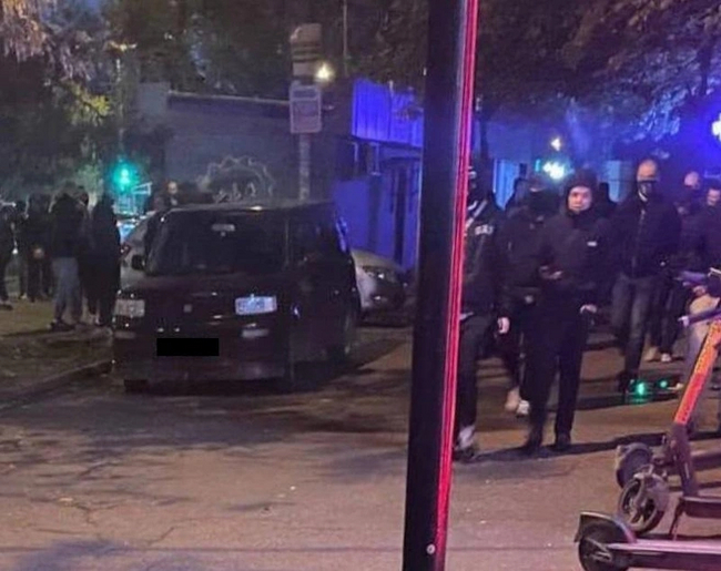 Police launch investigation after teenagers beaten by visitors in central Krasnodar - Negative, Incident, Attack, Beating, Krasnodar, Video, Vertical video, Soundless, Longpost