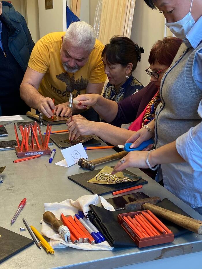 Девушки грохотали как производственный цех... Внимание....